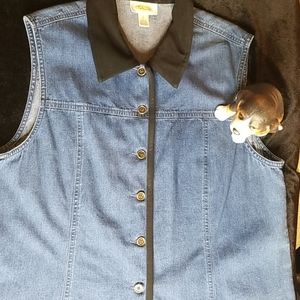 Talbots Jean's vest w/blk collar an trim. Size lrg